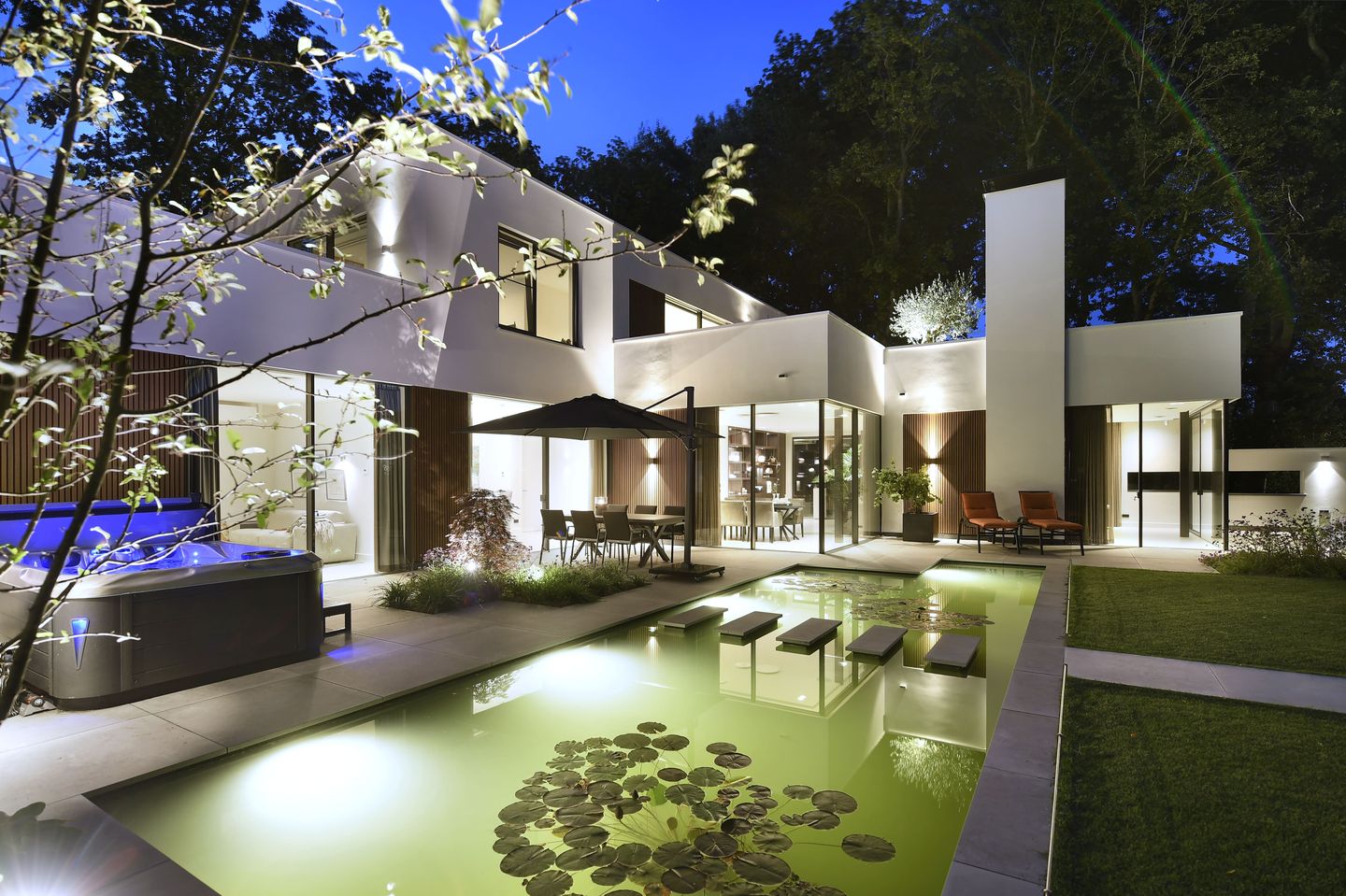 Foto 5 van Bernadettelaan 1