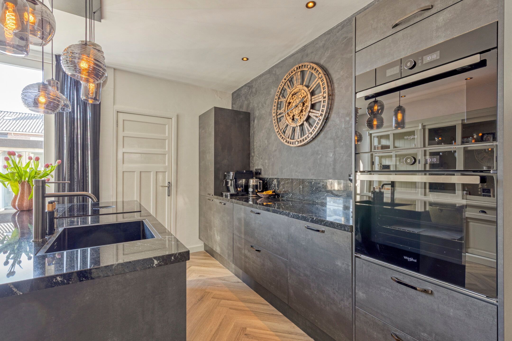 Renovated 1928 Semi-Detached Home with Garden Room in Beverwijk — 18