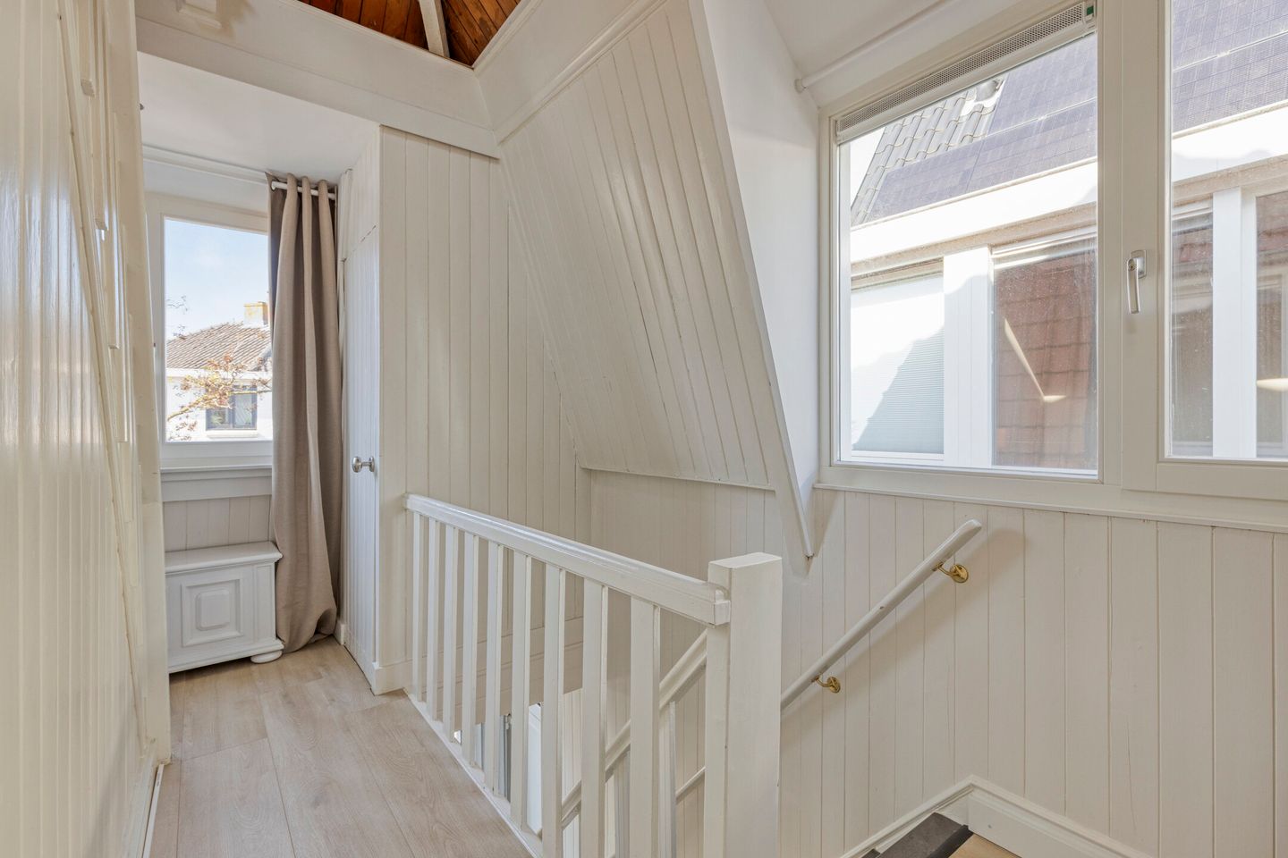 Renovated 1928 Semi-Detached Home with Garden Room in Beverwijk — 20