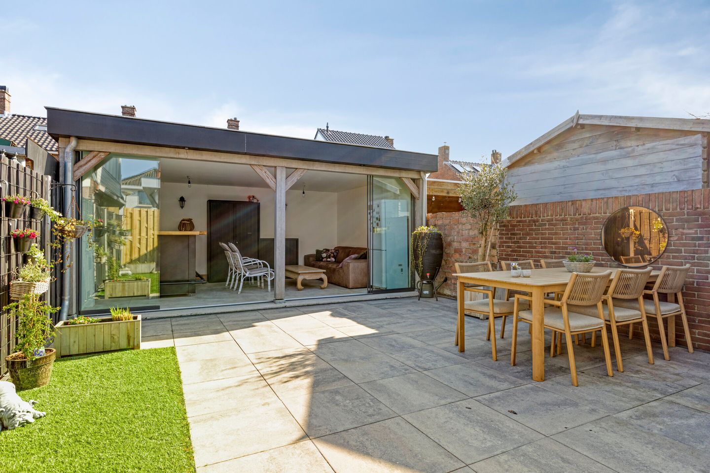 Renovated 1928 Semi-Detached Home with Garden Room in Beverwijk — 29