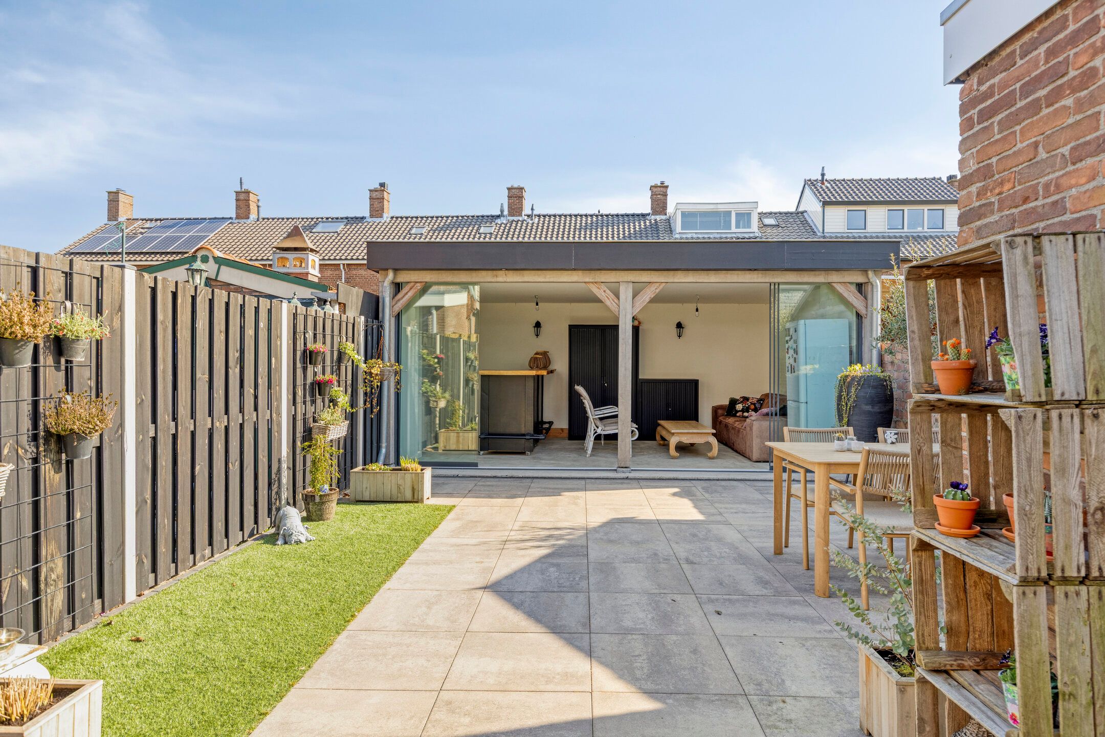 Renovated 1928 Semi-Detached Home with Garden Room in Beverwijk — 30
