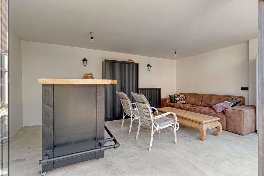 Renovated 1928 Semi-Detached Home with Garden Room in Beverwijk — 37