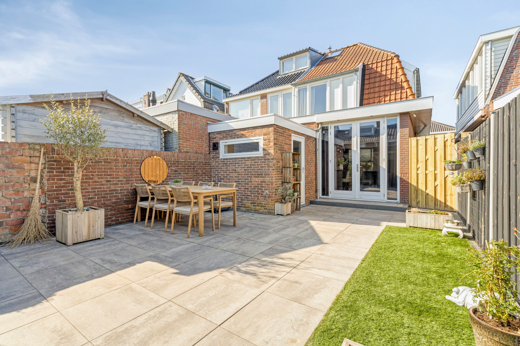 Renovated 1928 Semi-Detached Home with Garden Room in Beverwijk — 33