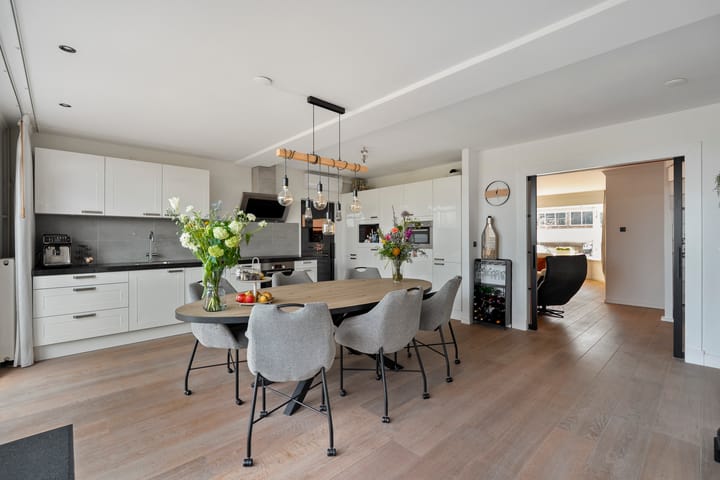 Photo 3 of Burg. Lovinkstraat 9-B