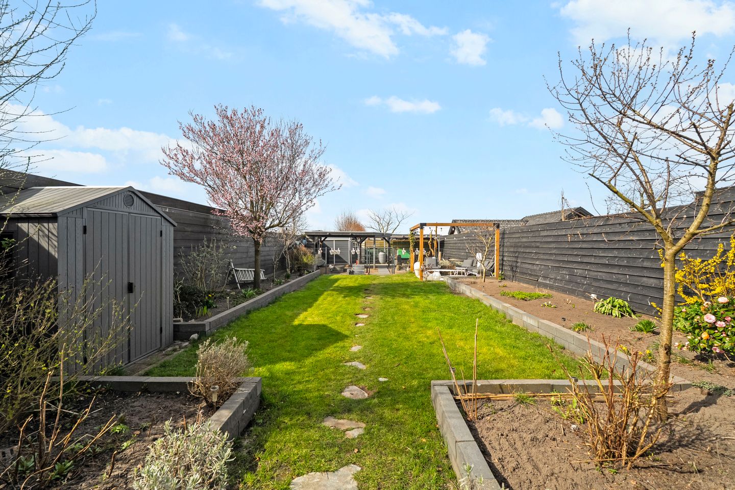 Foto 29 van Burg. Lovinkstraat 9-B