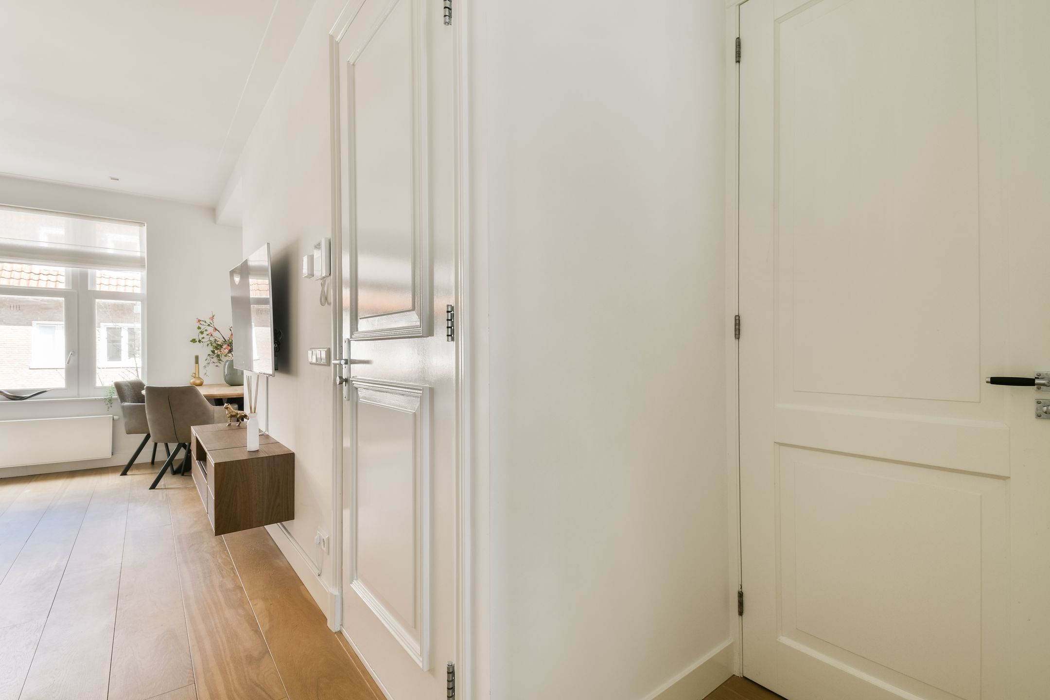 Move-in Ready Apartment with West-Facing Balcony in Amsterdam Zuid — 15