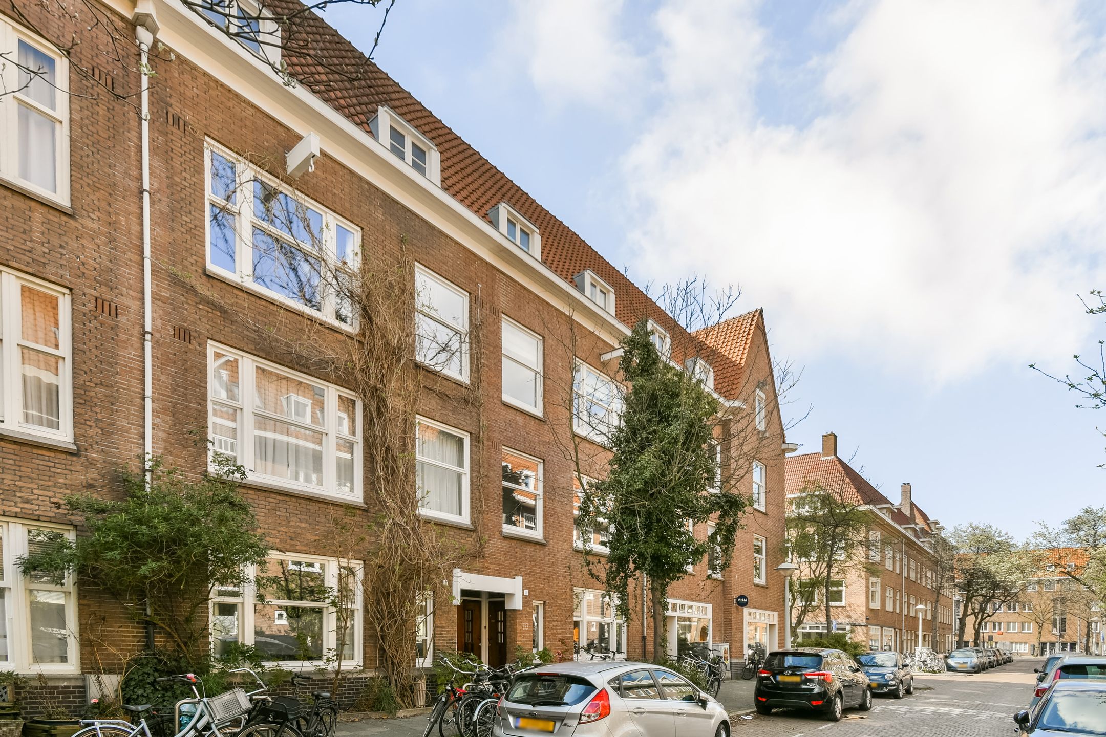 Move-in Ready Apartment with West-Facing Balcony in Amsterdam Zuid — 21