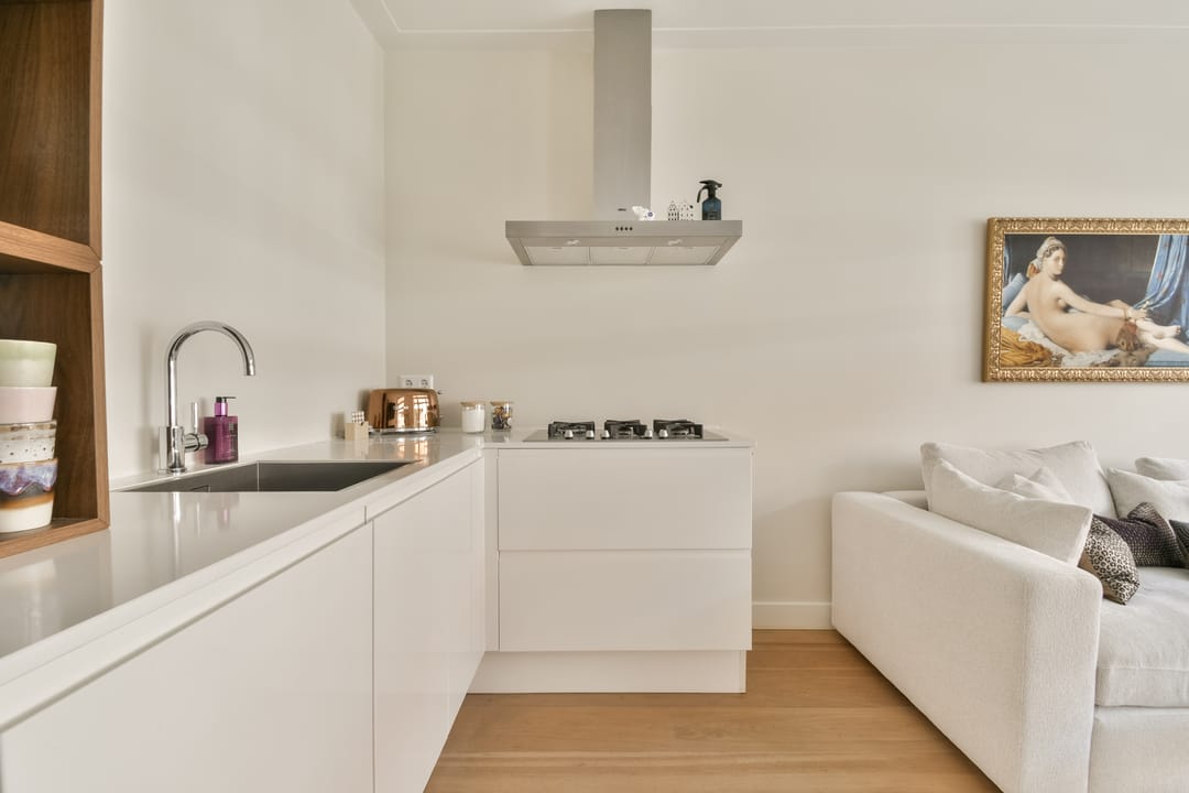 Move-in Ready Apartment with West-Facing Balcony in Amsterdam Zuid — 7