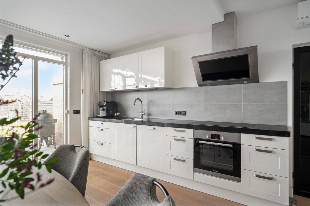 Foto 22 van Burg. Lovinkstraat 9-B