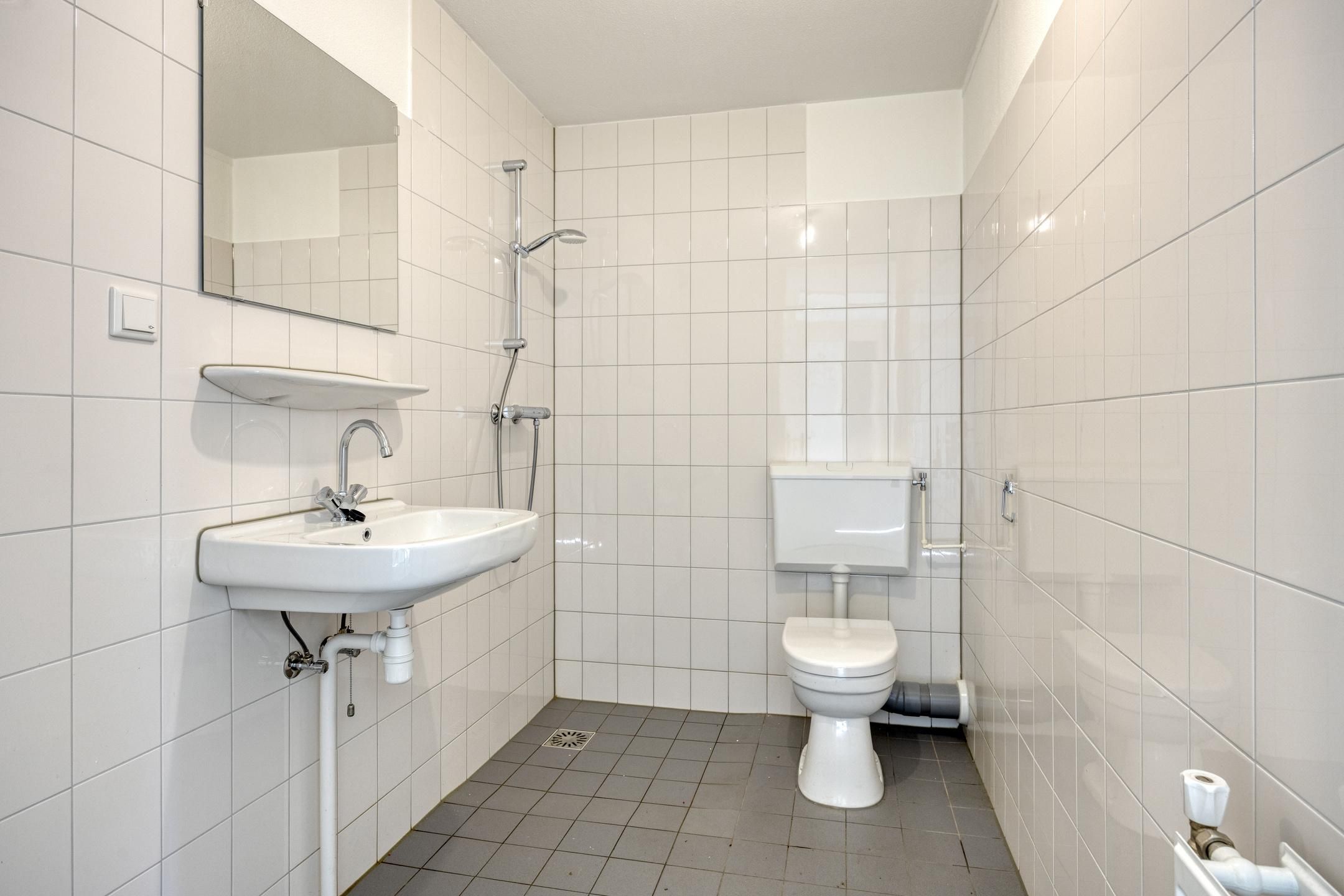 Photo 9 of Nieuwe Binnenweg 125-E