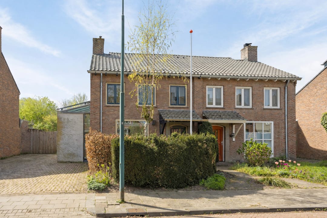 Foto 1 van Burgemeester Suyslaan 10