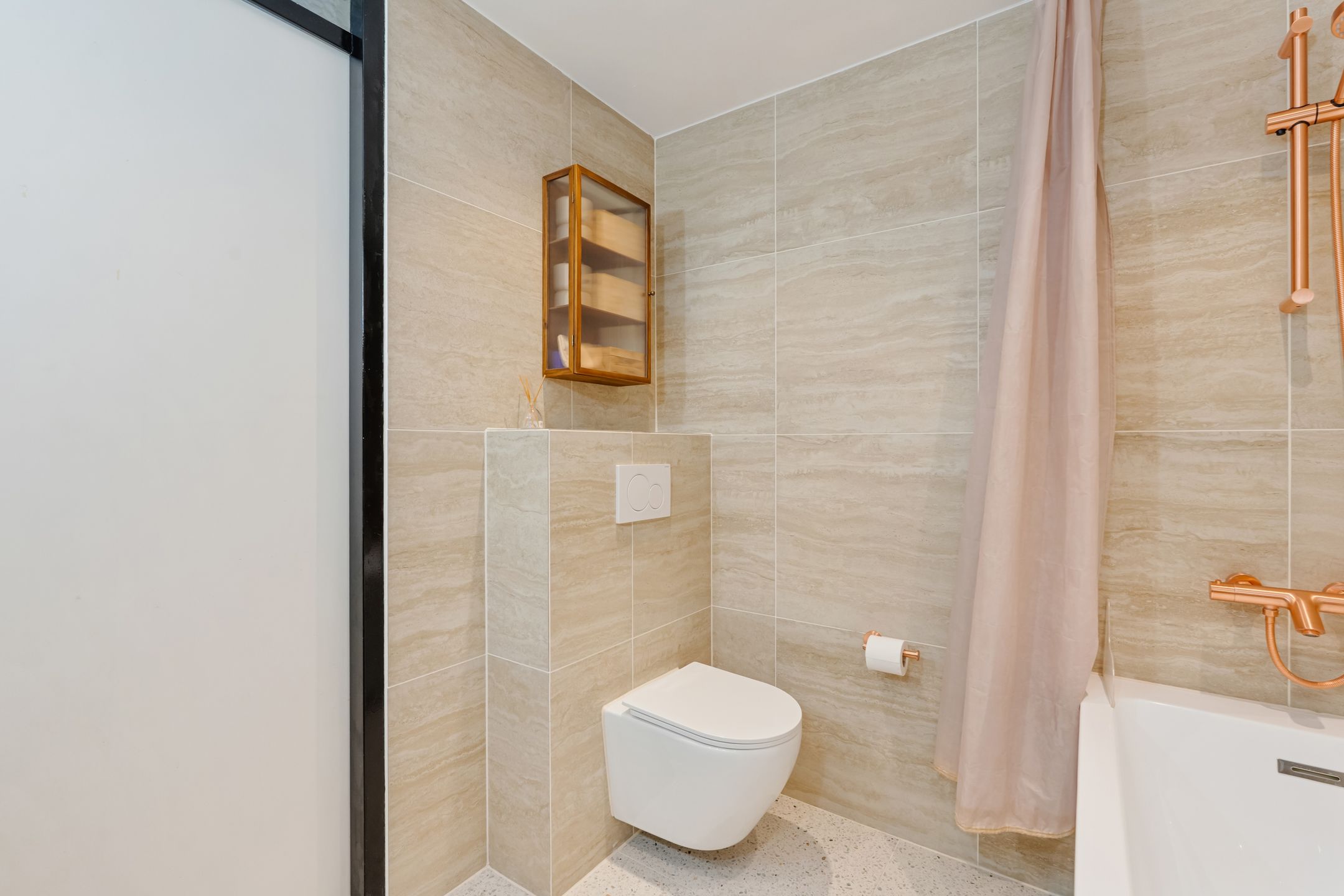 3-Room Apartment with New Bathroom and Balcony in Amsterdam Gein — 12