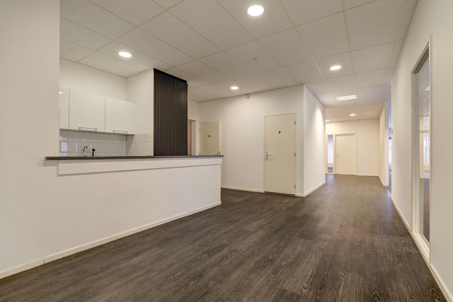 Bekijk foto 2 van Chroomstraat 6