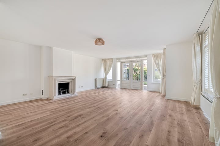 Photo 4 of Boswinde 185