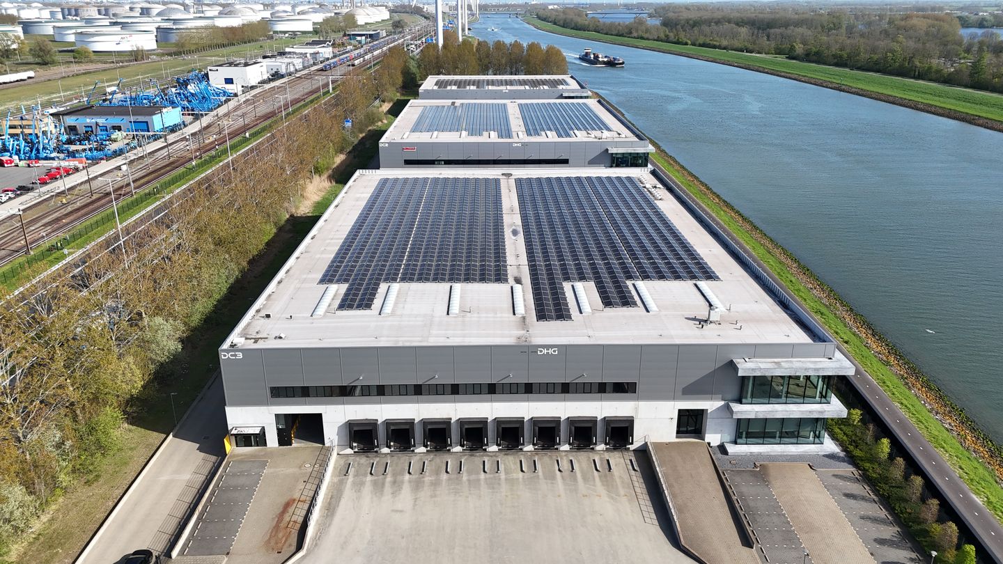 View photo 2 of Rhôneweg 78