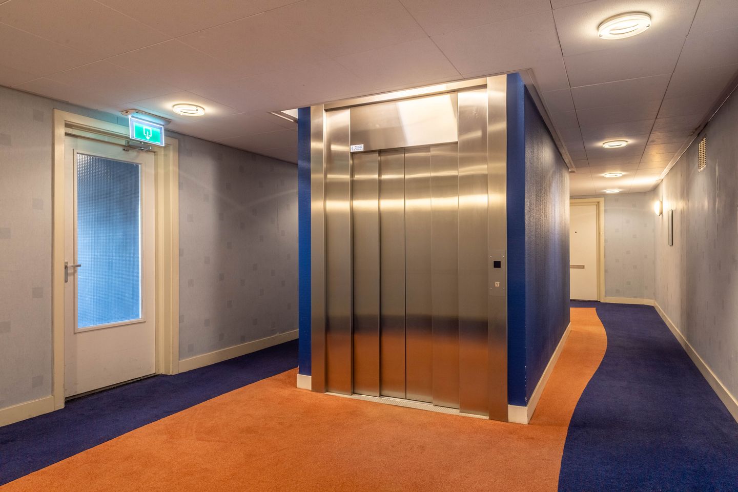Renovated Corner Apartment with Panoramic Sloterplas Views on Top Floor — 29