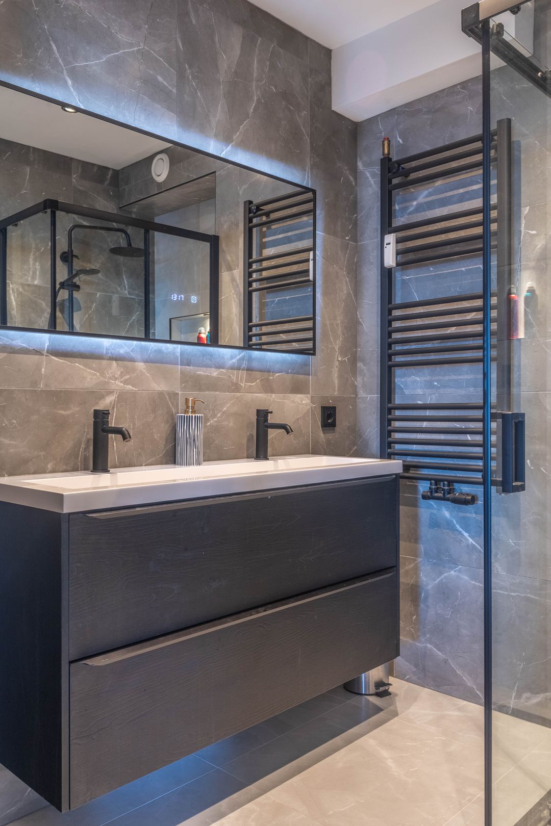 Renovated Corner Apartment with Panoramic Sloterplas Views on Top Floor — 23