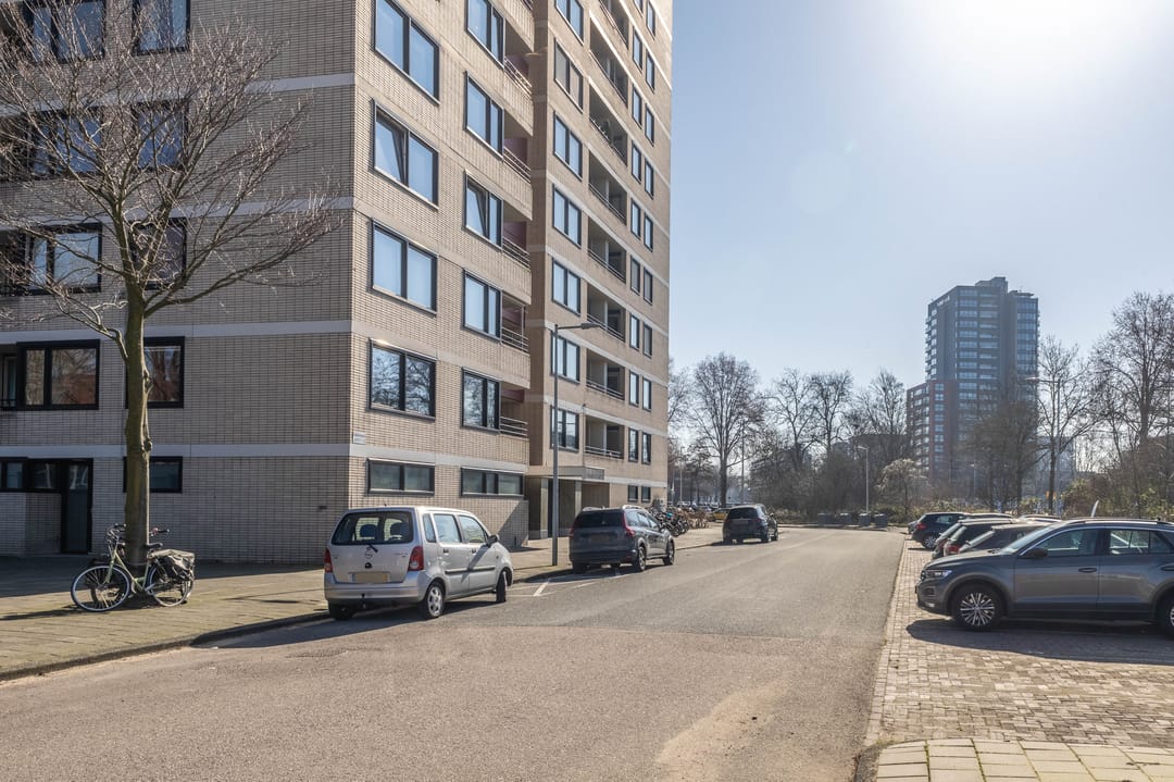 Renovated Corner Apartment with Panoramic Sloterplas Views on Top Floor — 32