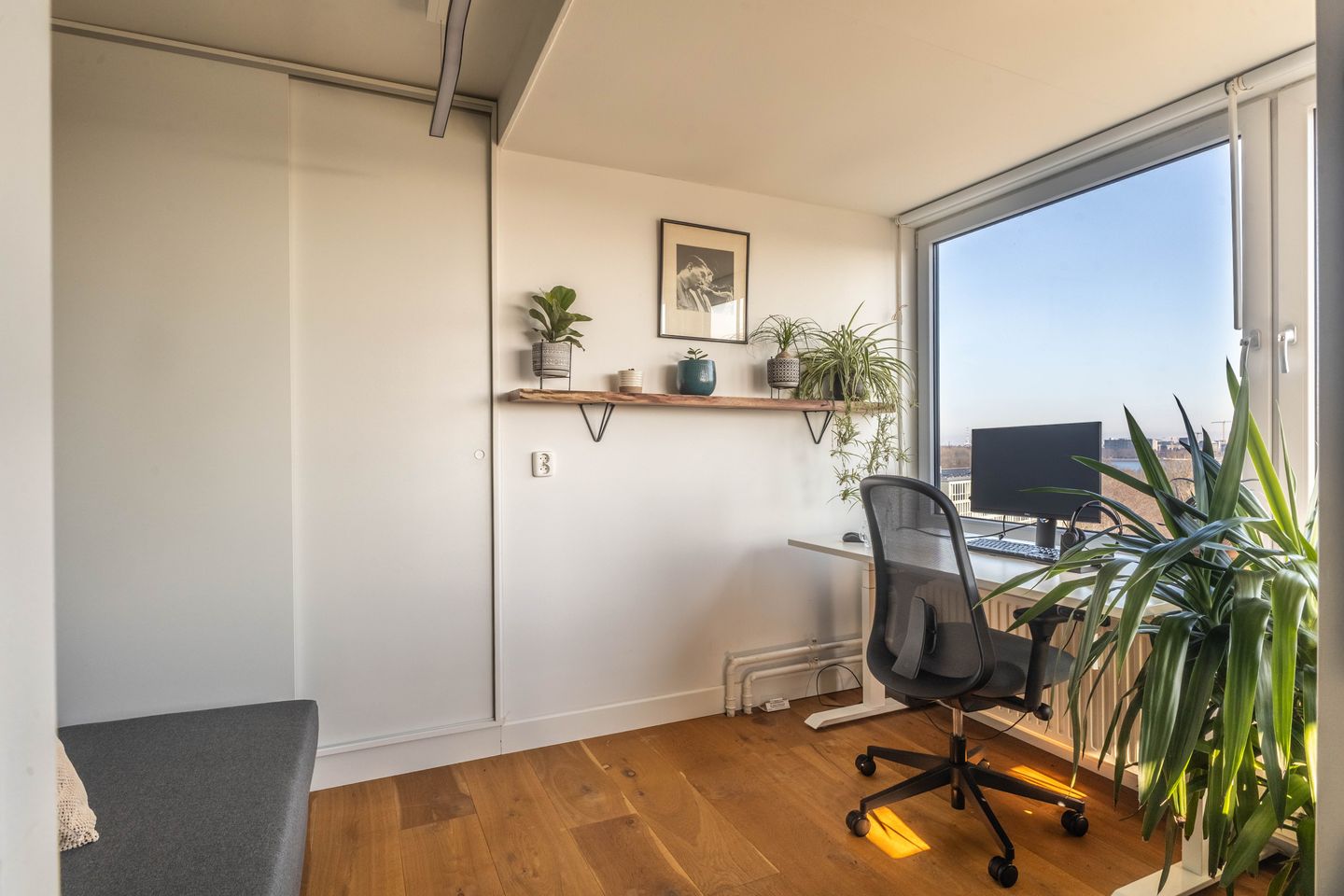 Renovated Corner Apartment with Panoramic Sloterplas Views on Top Floor — 20
