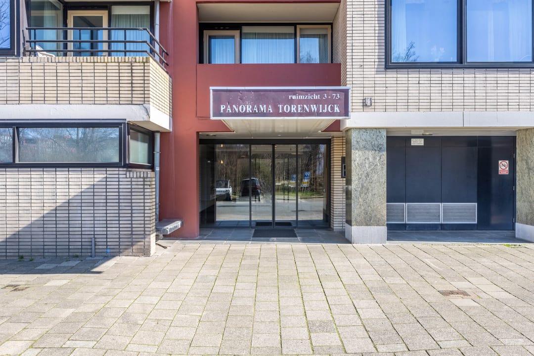 Renovated Corner Apartment with Panoramic Sloterplas Views on Top Floor — 31
