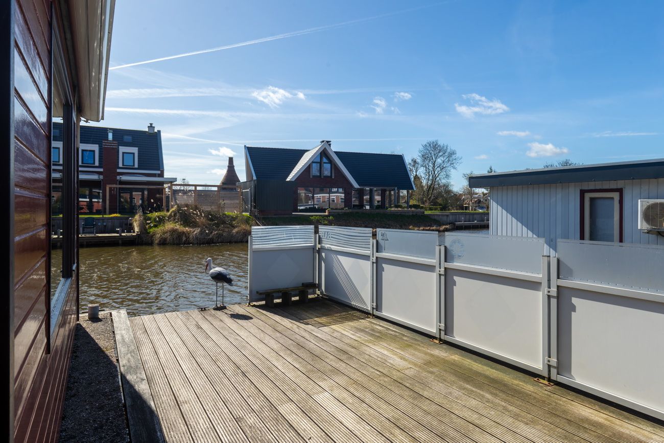 Comfortable Spruyt Houseboat with Sunny Terrace in Appingedam — 25