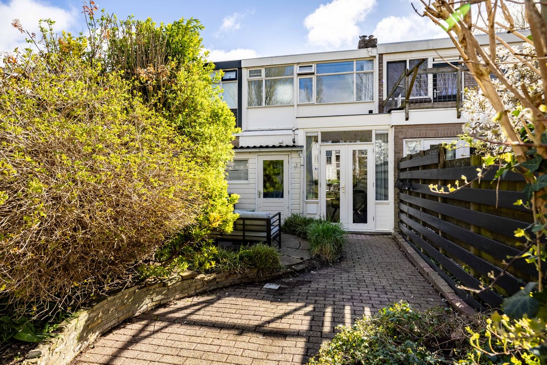 Waterfront Living Near Leeuwarden City Center — 38