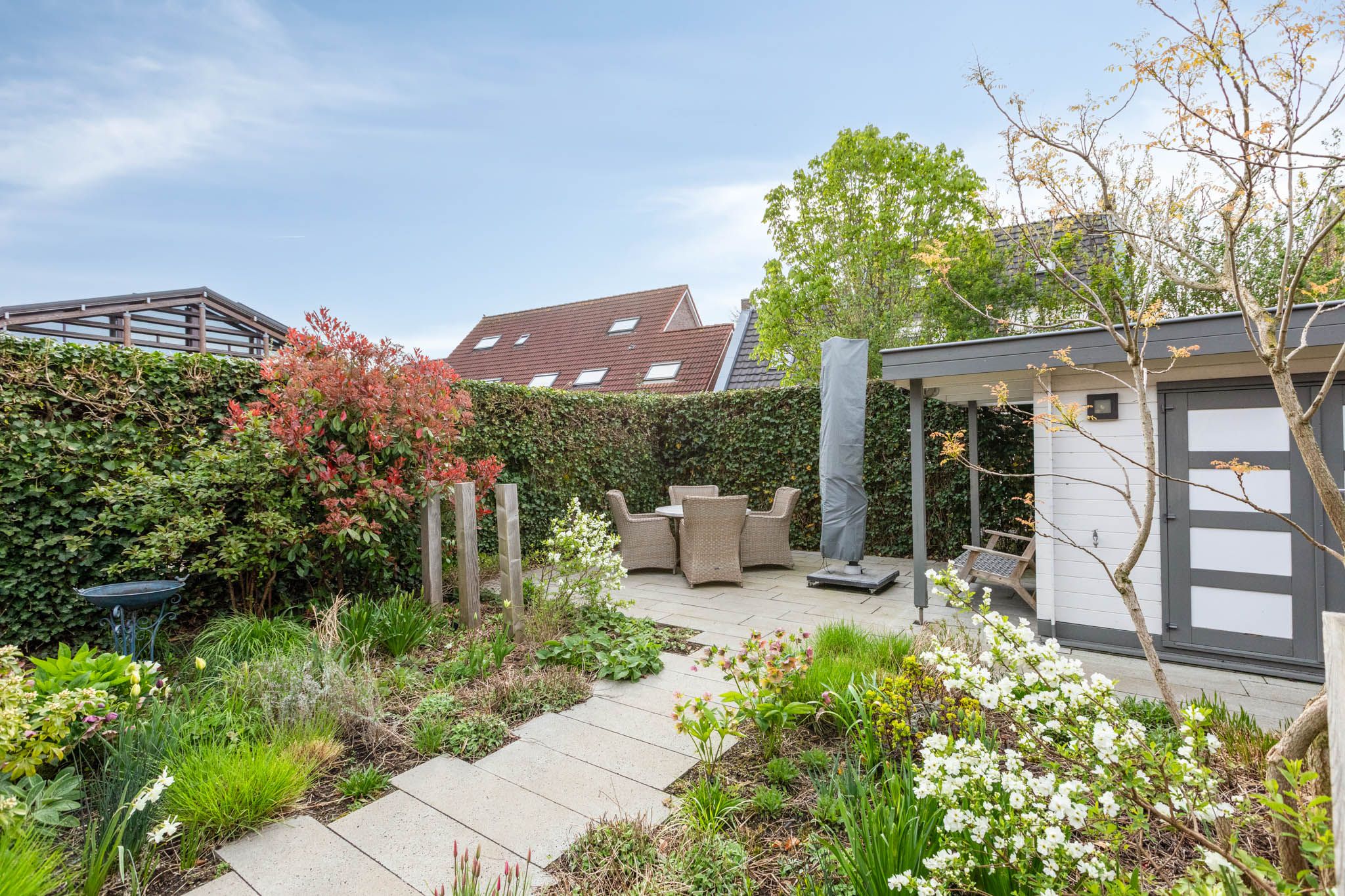 Spacious family home with 5 bedrooms in green Doetinchem neighbourhood — 36