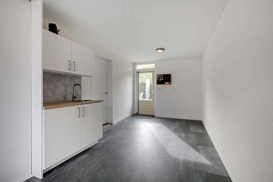 Spacious family home with 5 bedrooms in green Doetinchem neighbourhood — 31