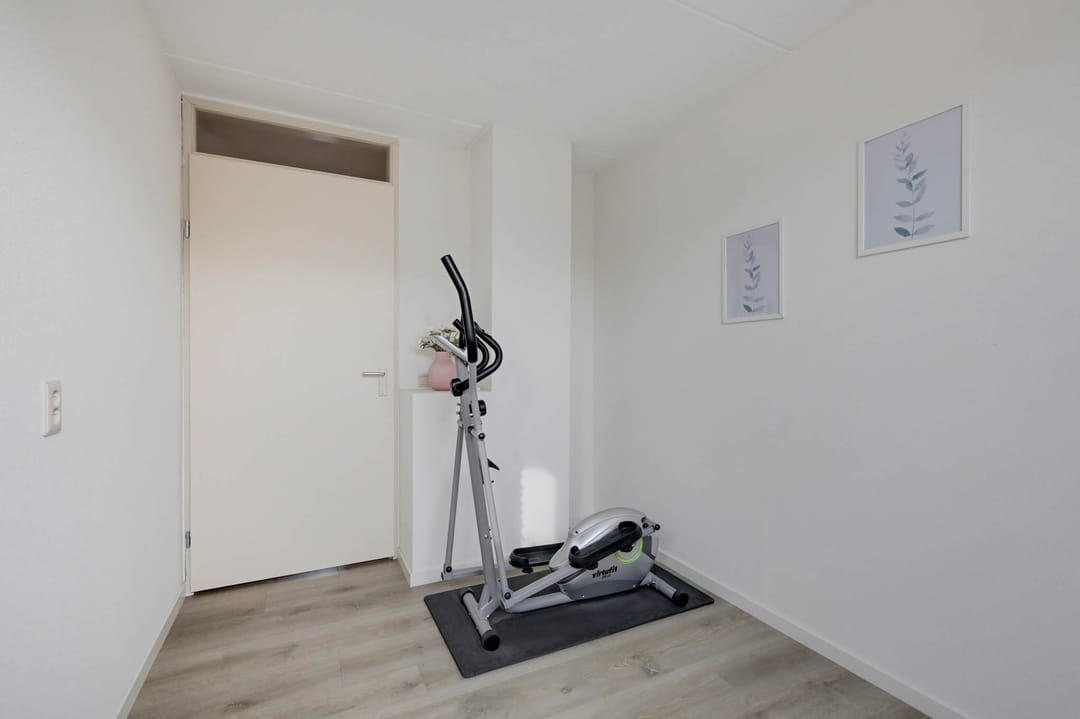 Spacious family home with 5 bedrooms in green Doetinchem neighbourhood — 47