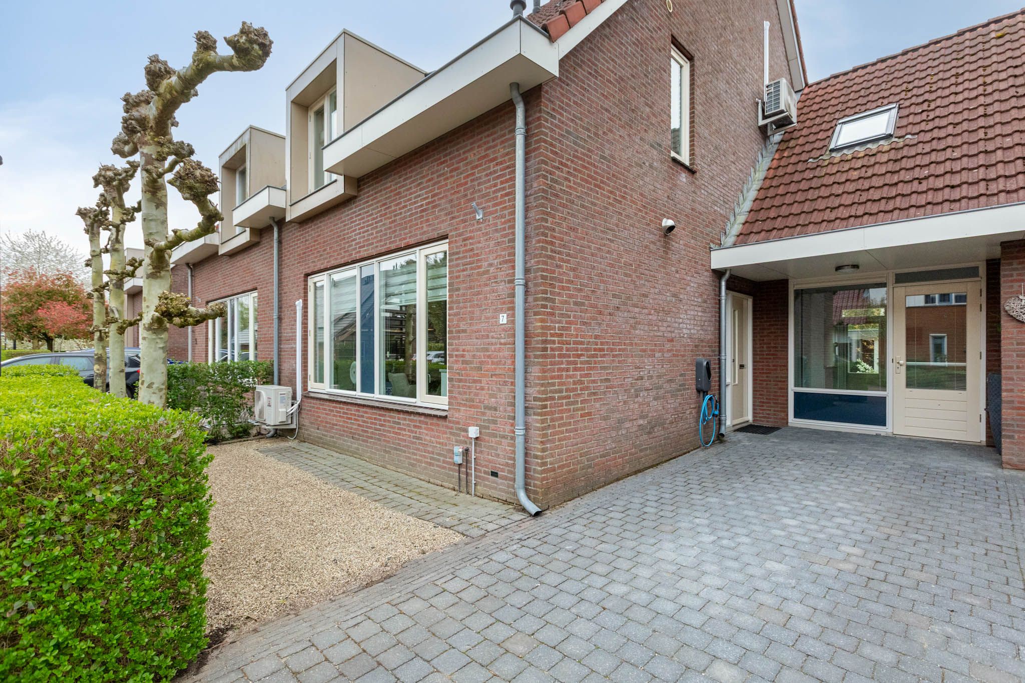 Spacious family home with 5 bedrooms in green Doetinchem neighbourhood — 12