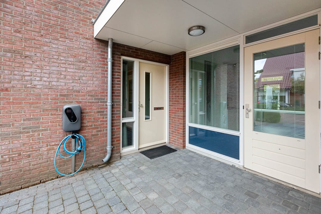 Spacious family home with 5 bedrooms in green Doetinchem neighbourhood — 13