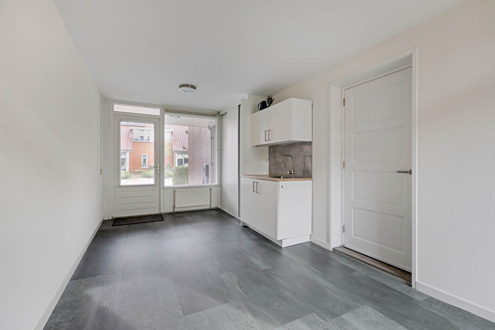Spacious family home with 5 bedrooms in green Doetinchem neighbourhood — 30