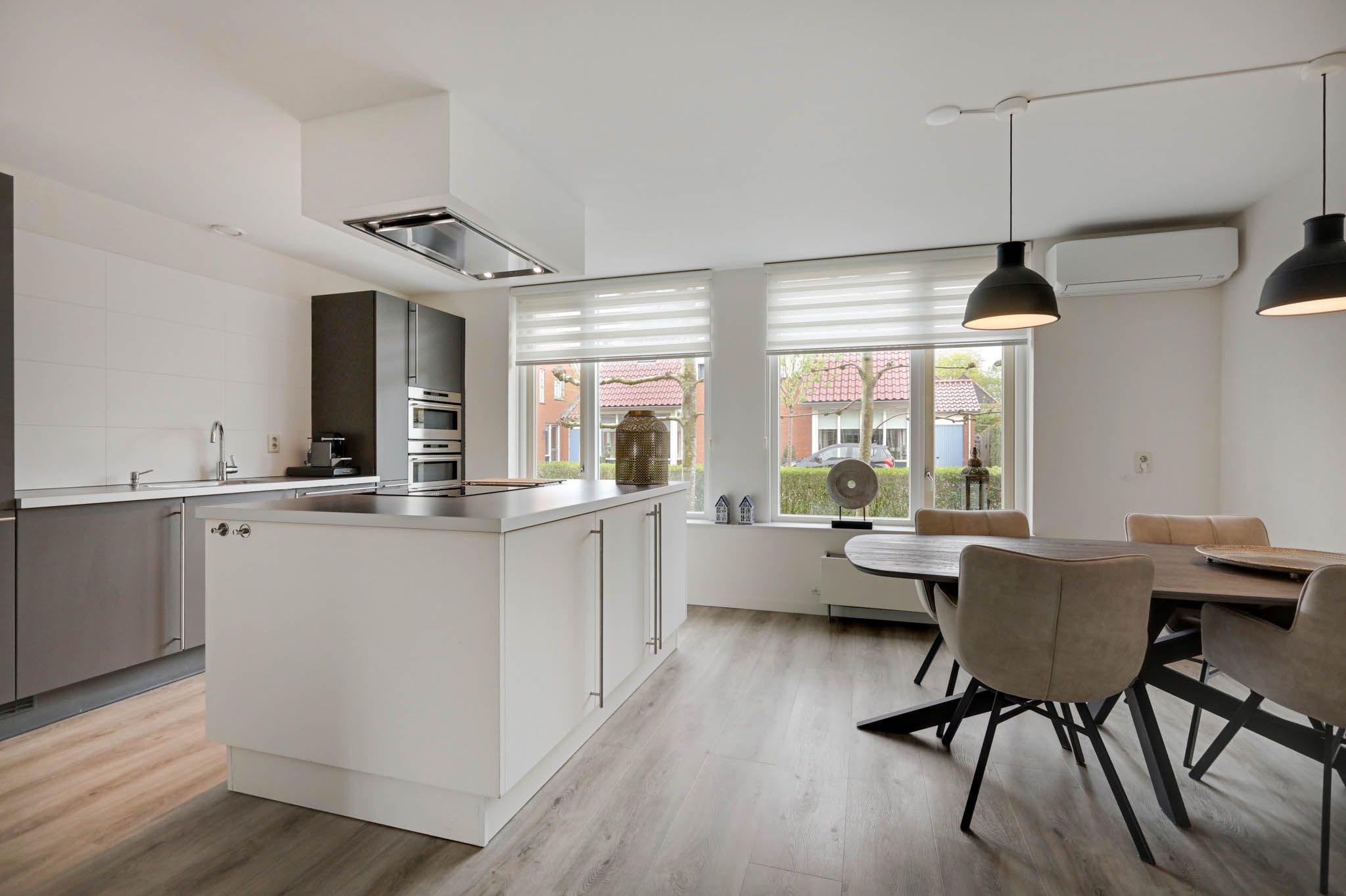 Spacious family home with 5 bedrooms in green Doetinchem neighbourhood — 24