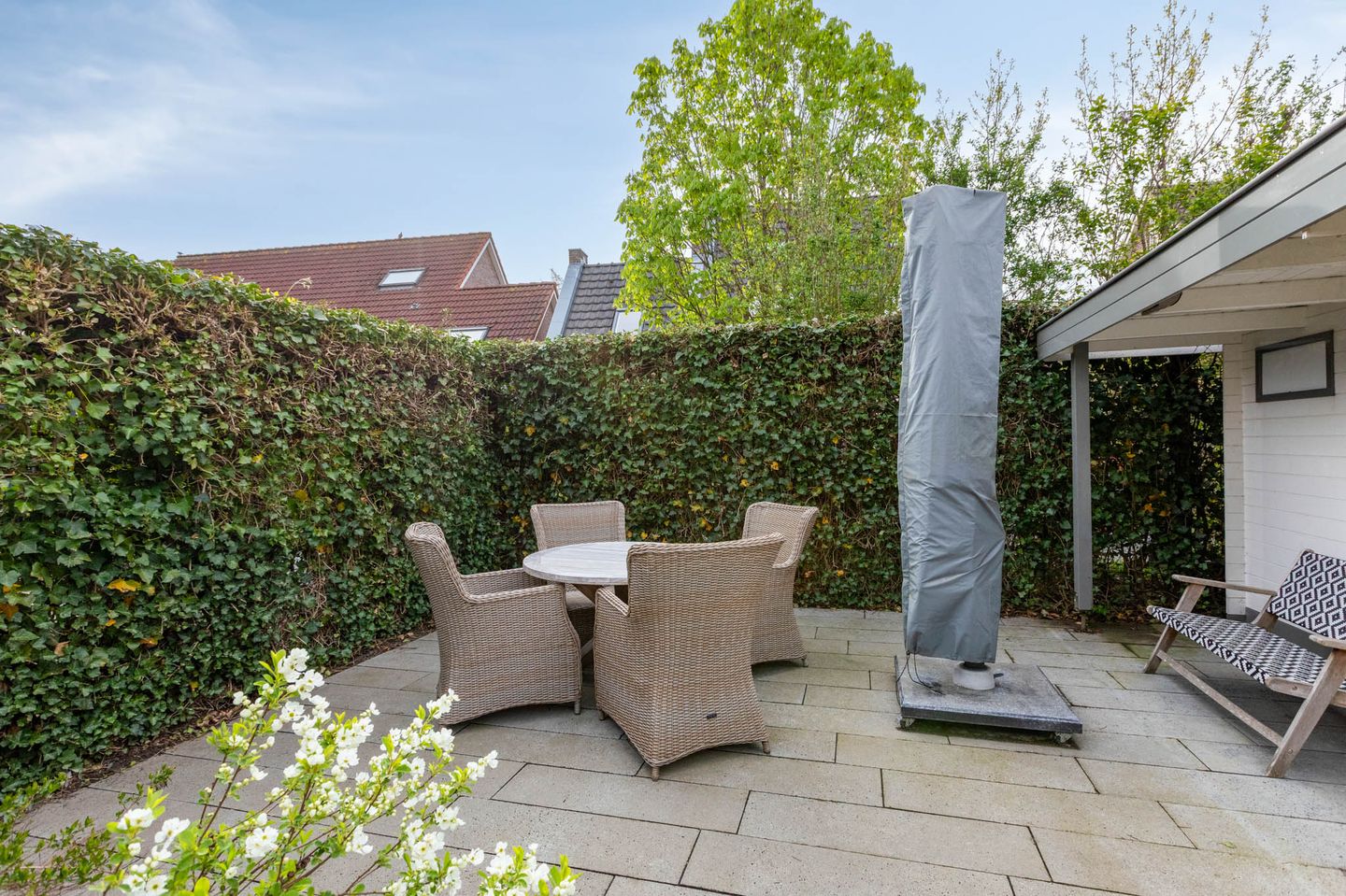 Spacious family home with 5 bedrooms in green Doetinchem neighbourhood — 40