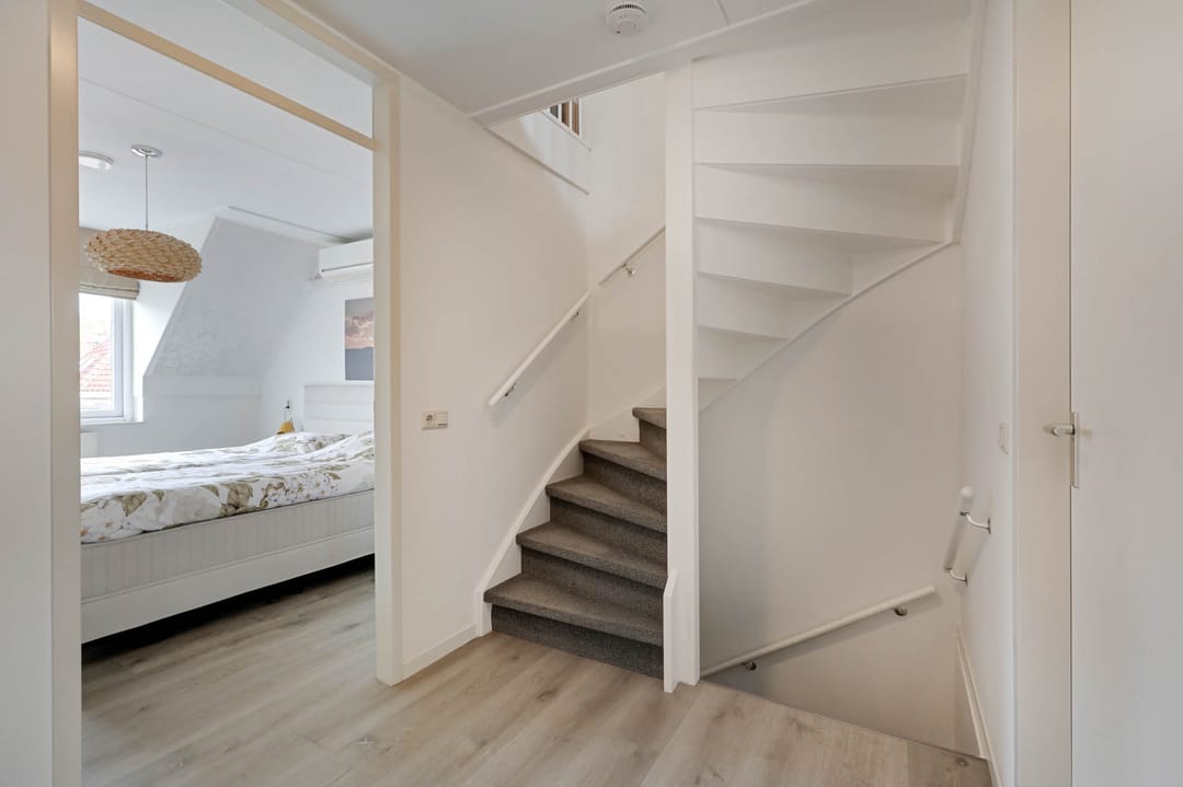 Spacious family home with 5 bedrooms in green Doetinchem neighbourhood — 58