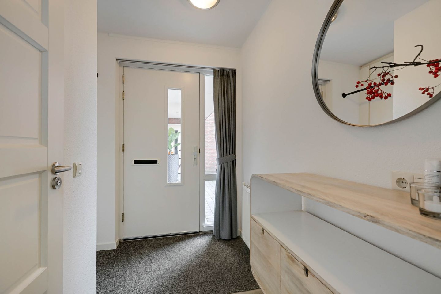 Spacious family home with 5 bedrooms in green Doetinchem neighbourhood — 14