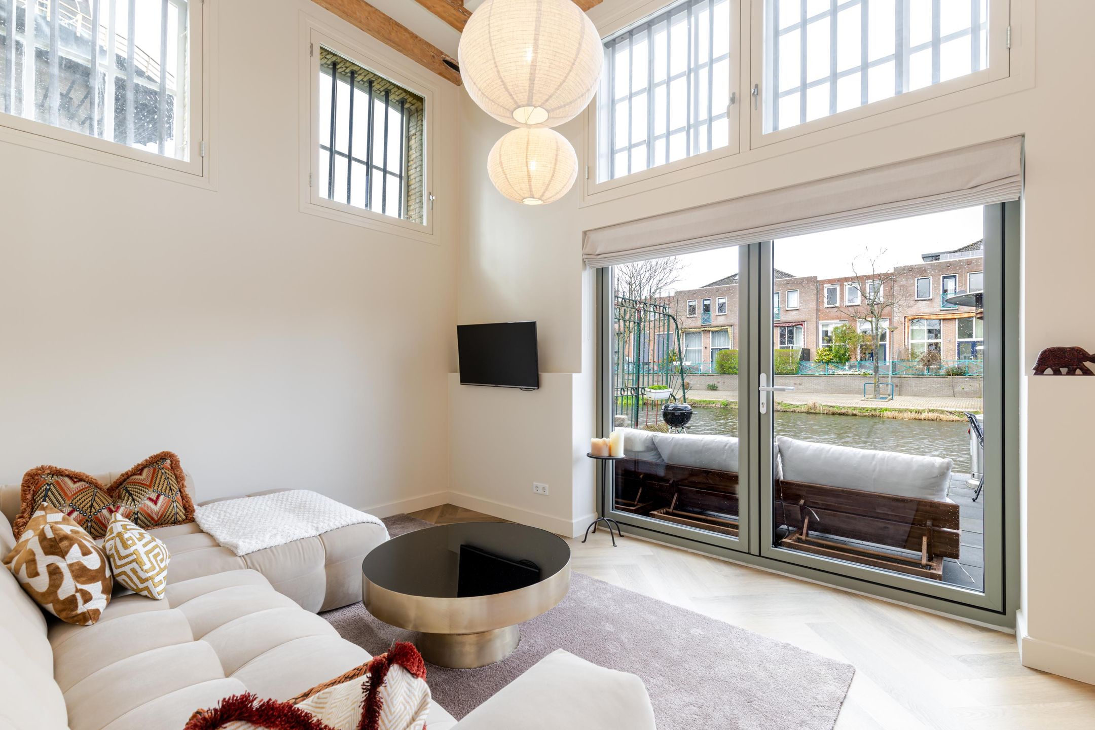 Monumental Townhouse with Water Views in Schiedam — 12