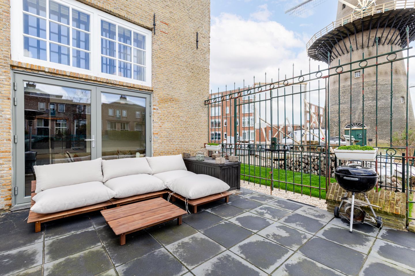 Monumental Townhouse with Water Views in Schiedam — 29