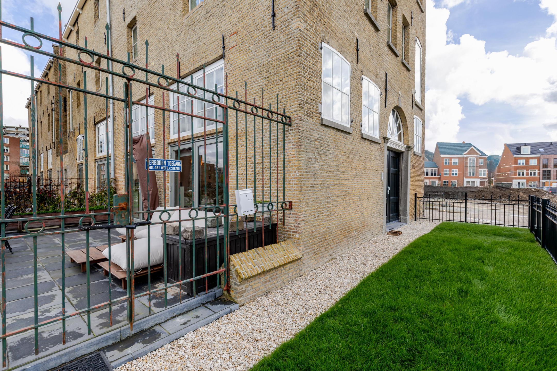 Monumental Townhouse with Water Views in Schiedam — 54