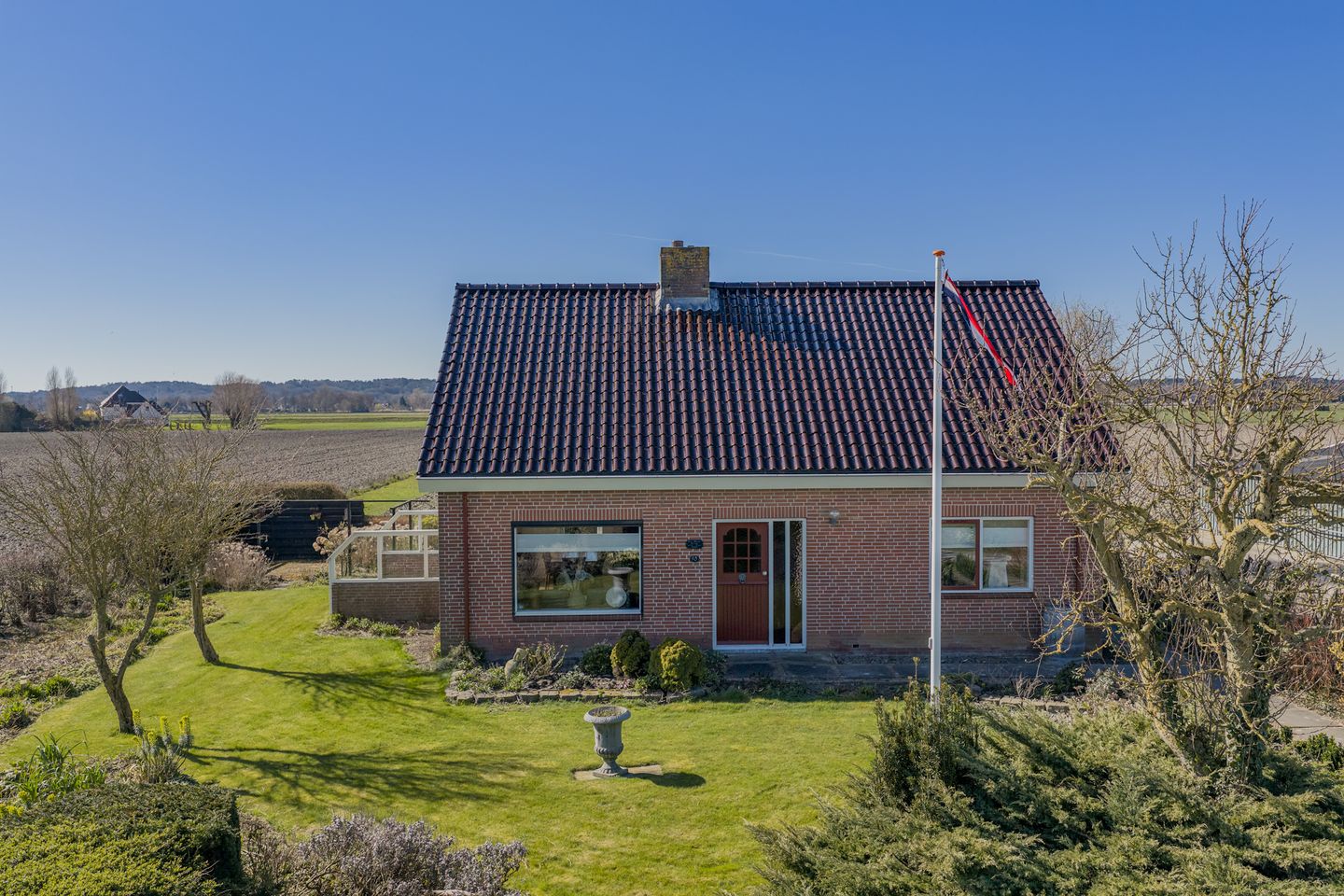 Photo 4 of Huiskebuurtweg 18