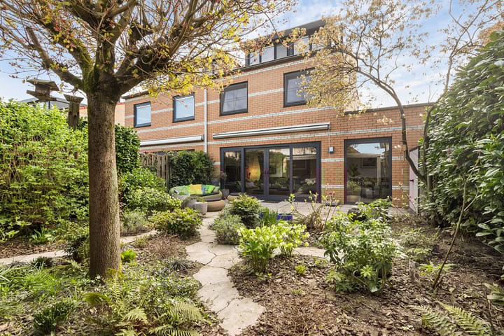 Photo 2 of Albert Schweitzerstraat 27