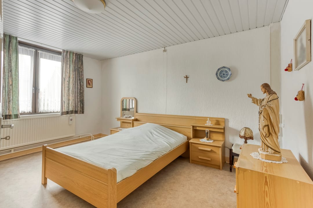 Spacious 1920s Detached Home with Large Garden and Former Shop Space in Herkenbosch — 17