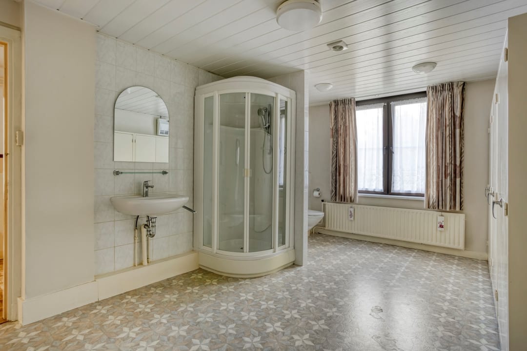 Spacious 1920s Detached Home with Large Garden and Former Shop Space in Herkenbosch — 23