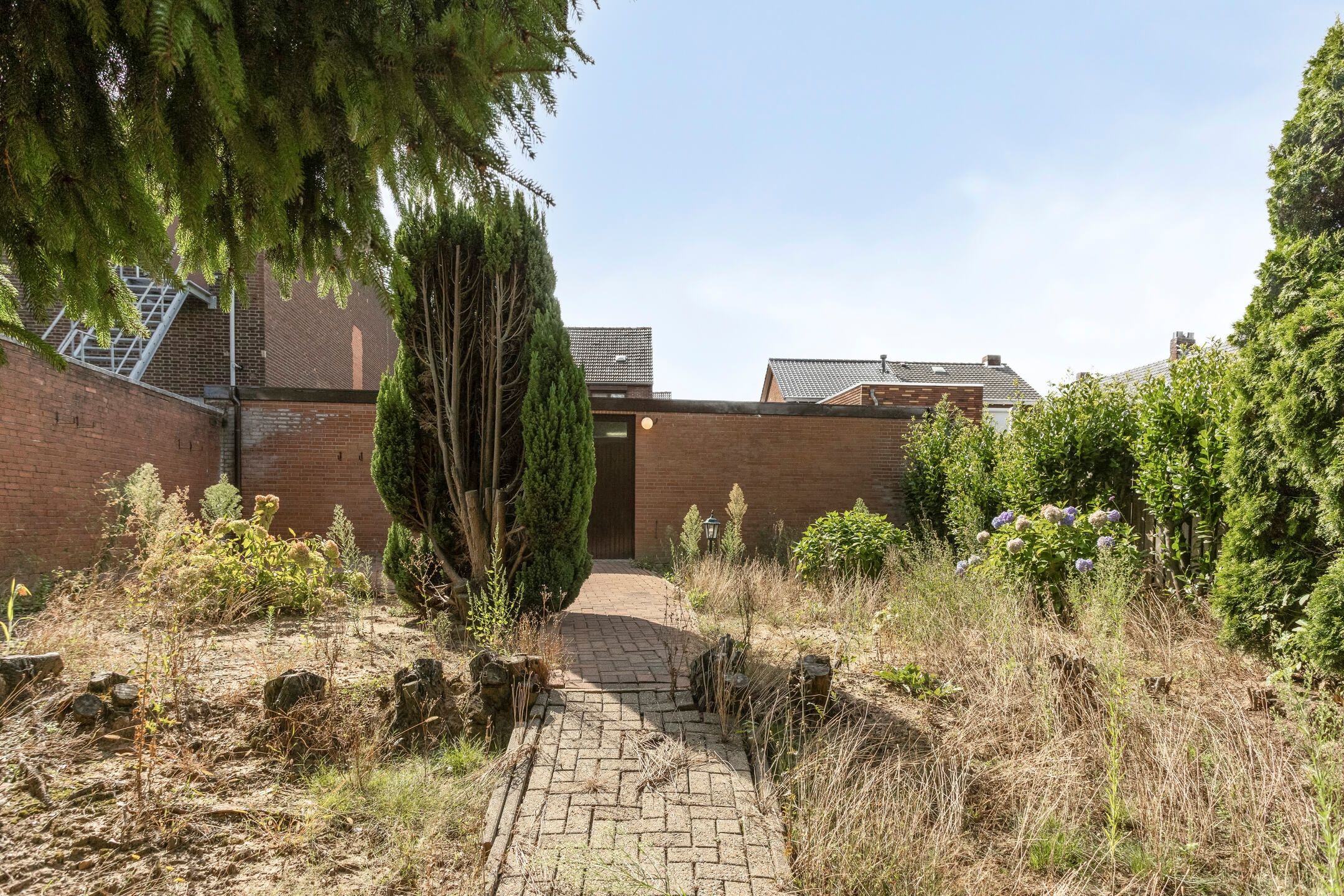 Spacious 1920s Detached Home with Large Garden and Former Shop Space in Herkenbosch — 39
