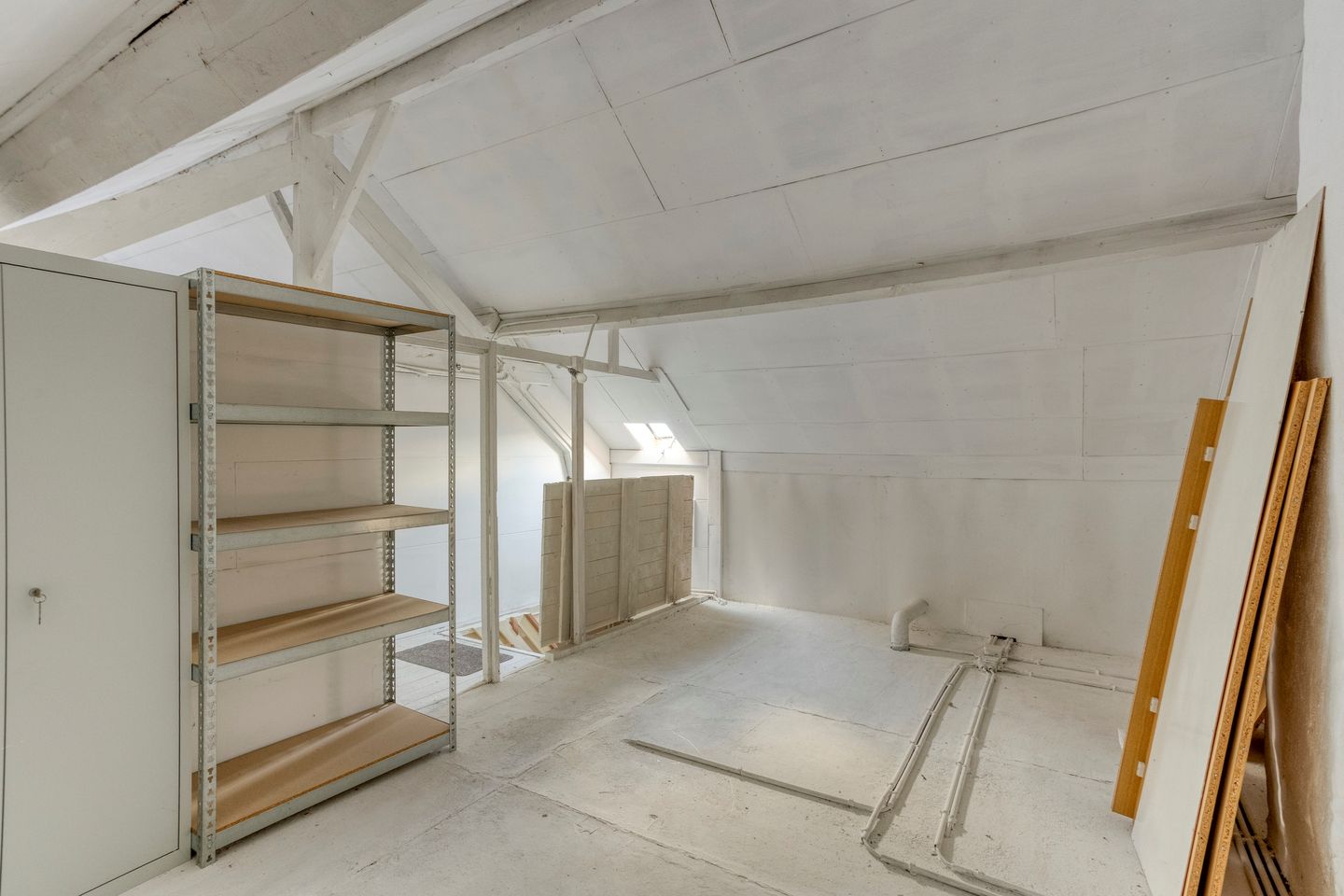 Spacious 1920s Detached Home with Large Garden and Former Shop Space in Herkenbosch — 25