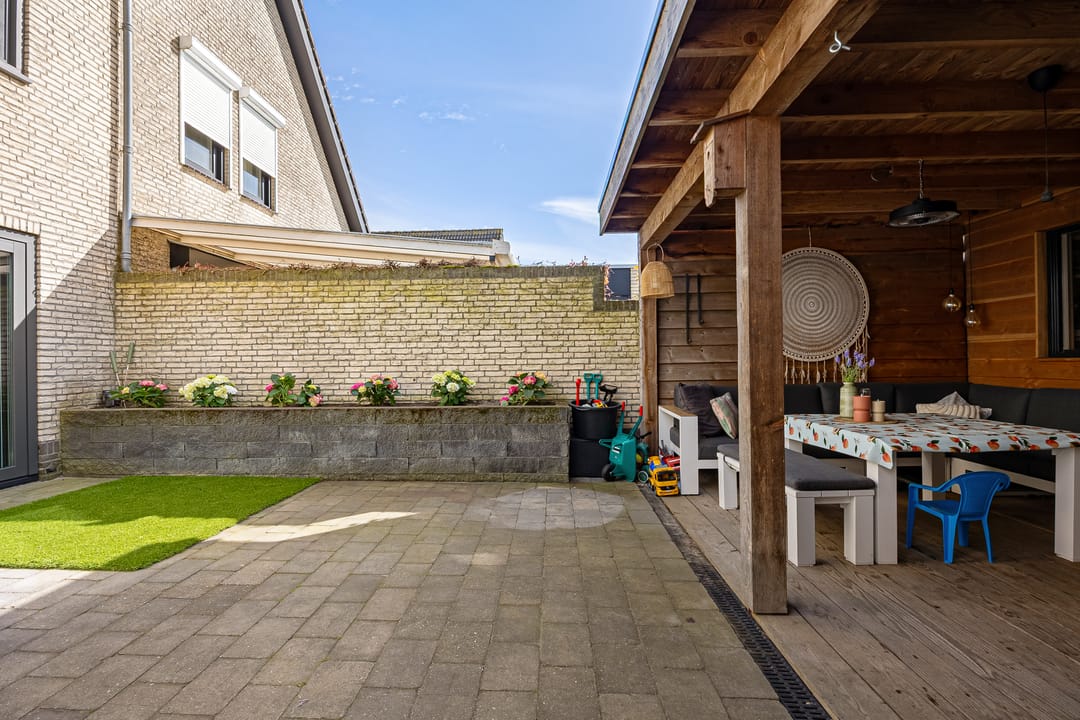 Foto 32 van Lisdodde 28