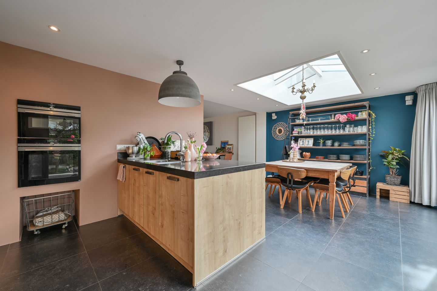 Foto 10 van Rozenobel 25