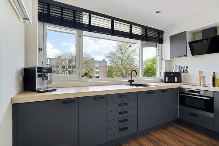 Photo 4 of Johan van de Veldestraat 99