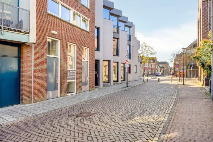 Photo 3 of Leeuwstraat 7-D