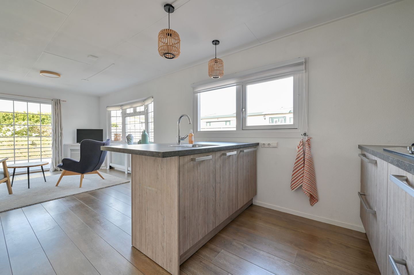 Photo 10 of Hoofdweg 98-R128